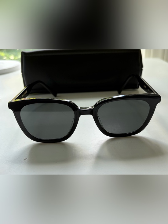 Gentle Monster Lilit 01 Square Sunglasses